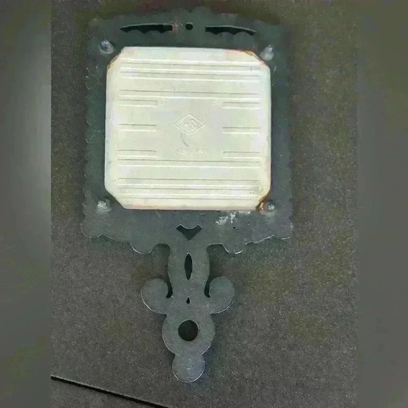 Vintage trivet. Made in Japan. Homestead in winter. Stove top. Pot holder - Picture 3 of 3